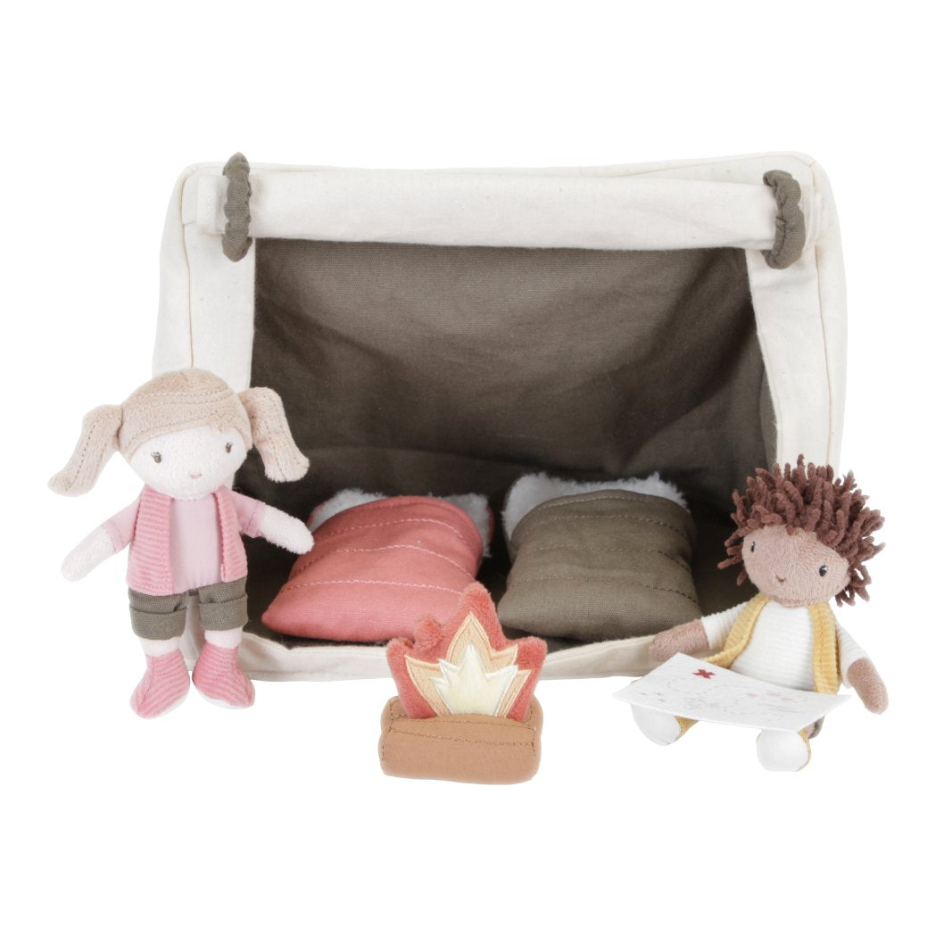 This doll camping playset will encourage lots of hours of play pretend. The tent can be opened and closed and fits both dolls in their sleeping bags. The playset will encourage your little one to imagine the most exciting adventures of camping in the woods, on the beach or on the moon! Happy camping!