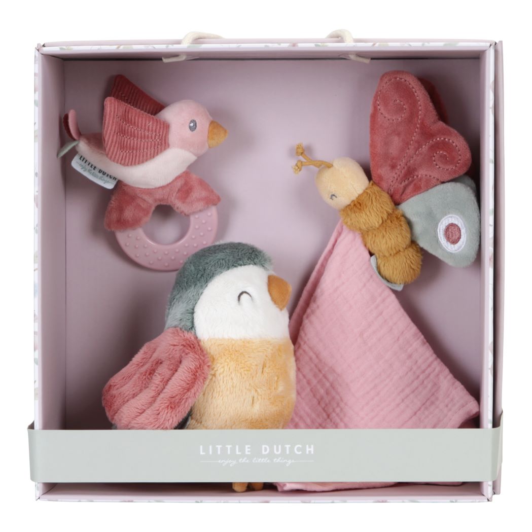 Our favourites of the Flowers & Butterflies collection make the perfect gift for a newborn or baby shower. This lovely box includes three soft items to snuggle, hug and play with. The cuddle cloth with a soft butterfly is wonderful to snuggle with, but is also fun to use for a play of peek-a-boo. The cuddly toy Abby the sparrow is always in for a hug and will never leave the baby’s sight.