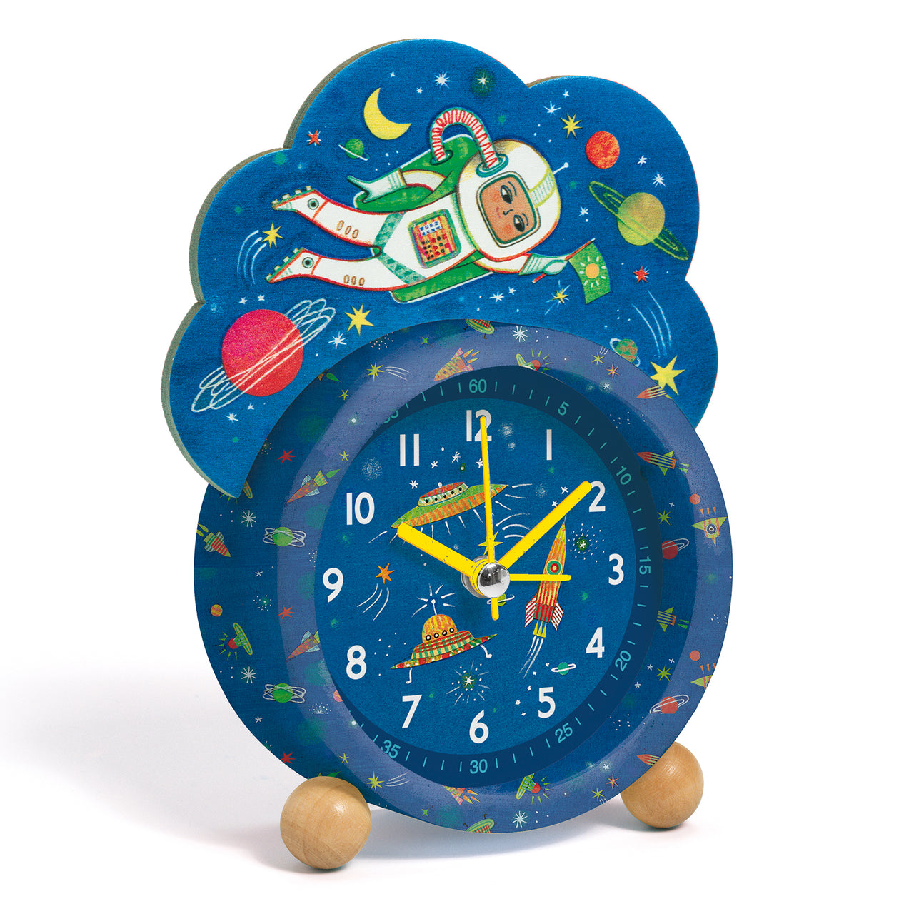 A pretty space-inspired alarm clock to wake up gently and to learn to tell the time. The hands display the hours, minutes and seconds with a silent quartz movement and thanks to the light button, the child can see the time in the dark. 
