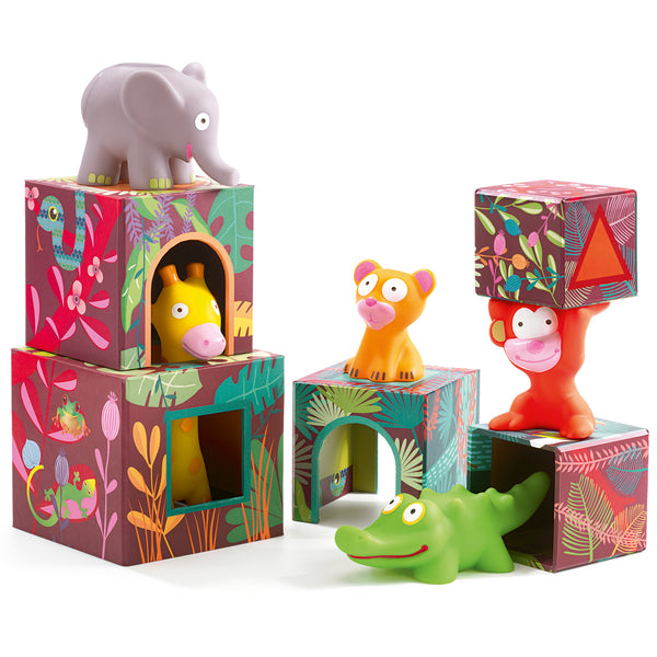 5 illustrated cubes and 5 very large animals to play and make a jungle scene with. Endless playability: children can stack the cardboard blocks to make a tower or fit them together. They can also spread them out and create lots of scenes, or just play with the animals on their own. So many stories to make up with this complete set.