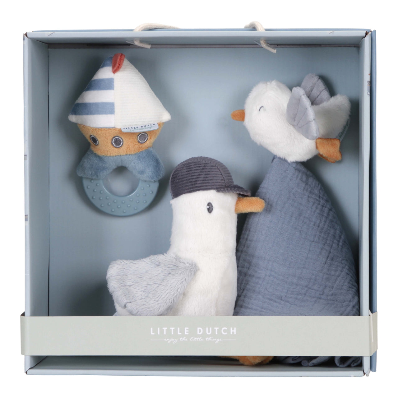 Our favourites of the Sailors Bay collection make the perfect gift for a newborn or baby shower. This lovely box includes three soft items to snuggle, hug and play with. The cuddle cloth with a soft seagull is wonderful to snuggle with, but is also fun to use for a play of peek-a-boo. 