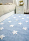 Complete your child's room with this brightly coloured Lorena Canals star rug. White stars on a blue background, a classic design that you will always love and that suits the decor of any child's room. Machine-washable. Handmade by artisans. Only natural dyes are used so it is safe. 100% cotton, so it is light, soft and flexible.